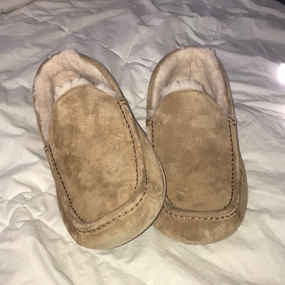 Ugg Loafer/Slippers